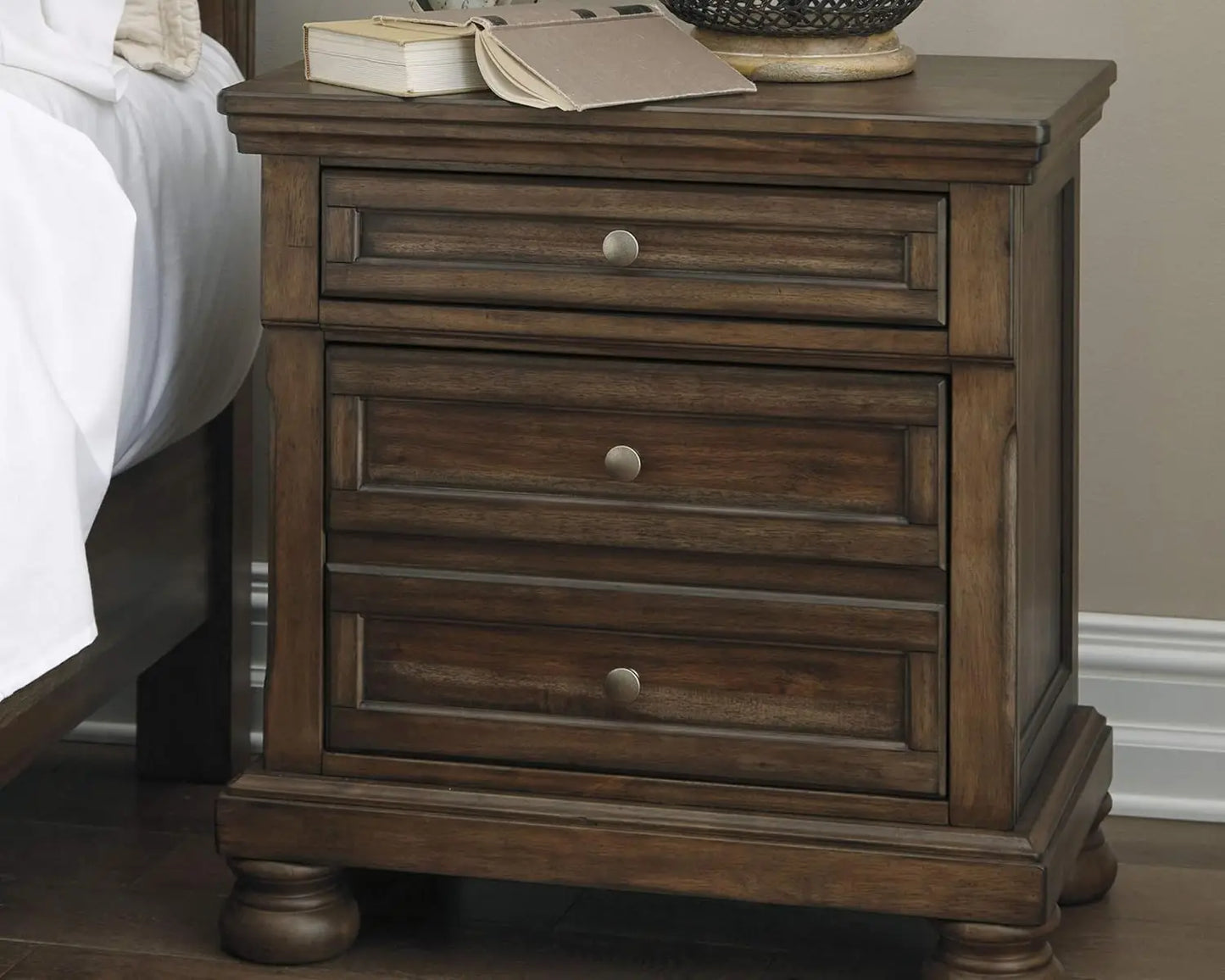 XMSJ Flynnter 2 Drawer Nightstand With Hidden Tray Classic