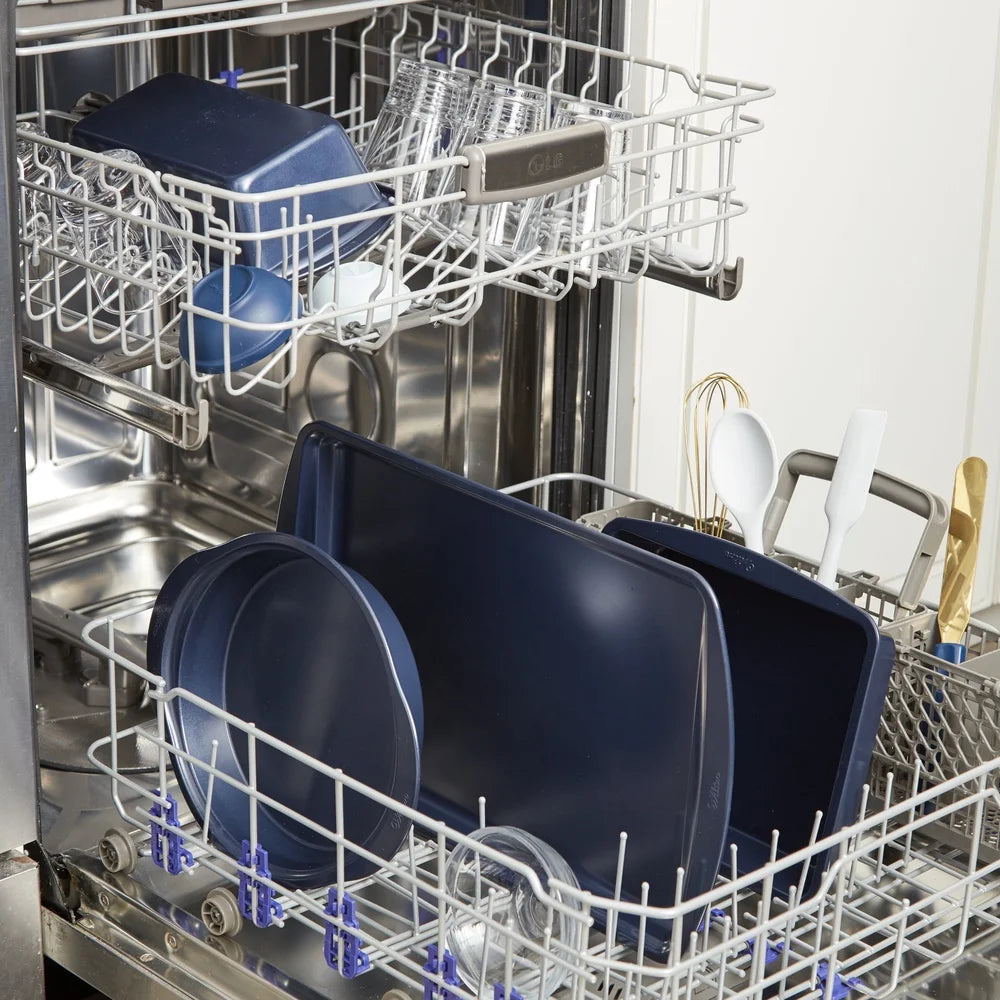 Feature Diamond-Infused Non-Stick Bakeware Set Dishwasher Safe