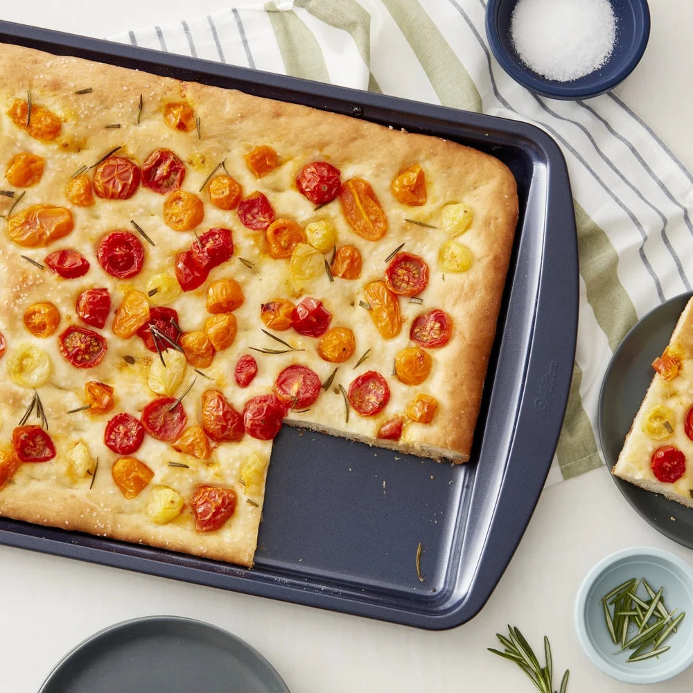 Feature Diamond-Infused Non-Stick Bakeware Set Dishwasher Safe